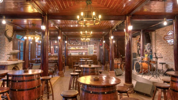 Wooden PUB cũng là một quán Bar ở Sapa mang phong cách độc đáo mà bạn không thể bỏ qua khi đến đây